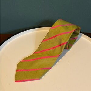 Vintage MARTINEZ Custom Clothiers 100% Silk Handmade Green & Pink men’s tie